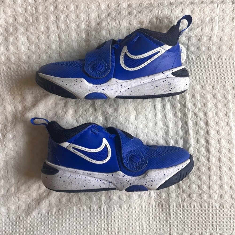 Nike Team Hustle Basketball Shoes 1Y D 11